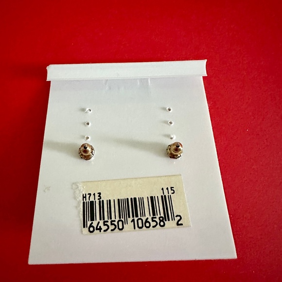 New Pearl design necklace and Earrings set - Picture 6 of 6